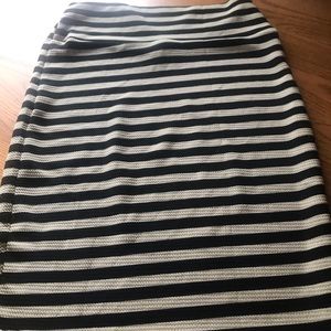 EUC LuLaRoe Cassie Skirt
